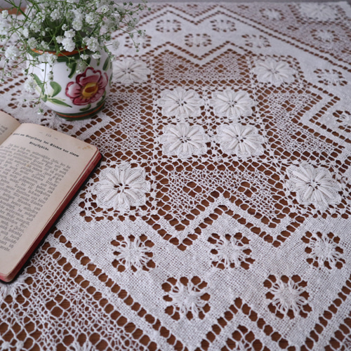 ドイツの手仕事/細やかな手編み タスカニーレース テーブルクロス
