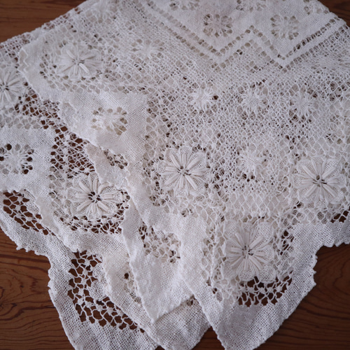 ドイツの手仕事/細やかな手編み タスカニーレース テーブルクロス
