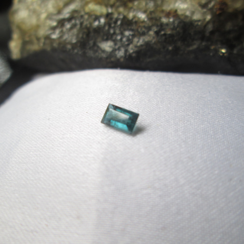 N.309 特化インディゴライトトルマリン・ルース 希少価値の高い