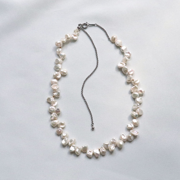 plus petal pearl necklace 3枚目の画像