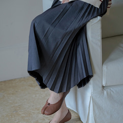 歩くたびに揺れるプリーツスカート 上品な印象のロング　スカート 5枚目の画像