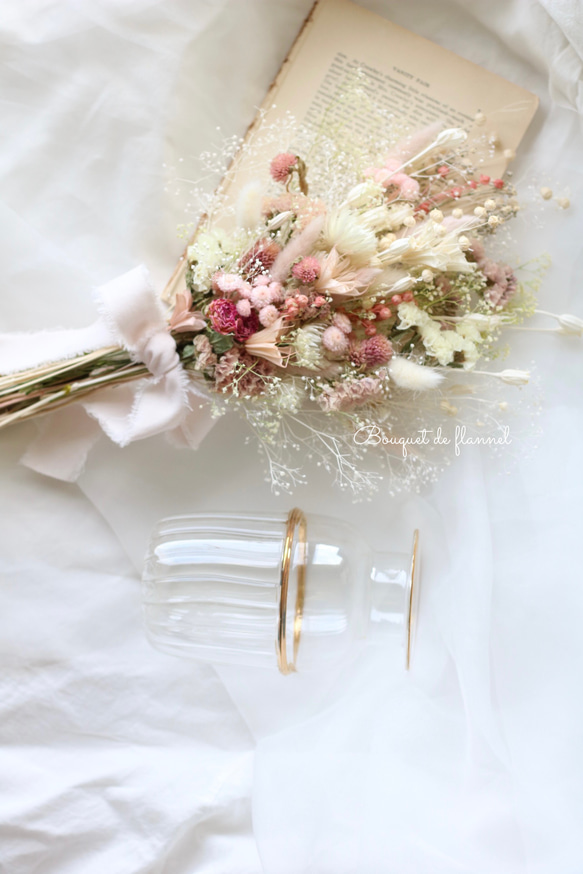 【ギフトに嬉しいメッセージ付】花束として渡せるドライフラワースワッグ〈くすみピンク〉記念日・結婚式・送別品・出産祝い 5枚目の画像