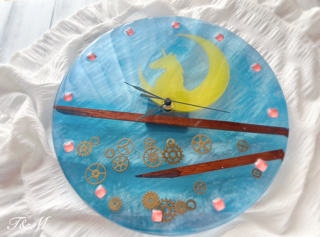 夢かわいい ウッド レジン 壁掛け時計 (ユニコーン )　【1点もの】