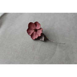 【布花】小さなお花のブローチ（ニュアンスレッド）A 8枚目の画像