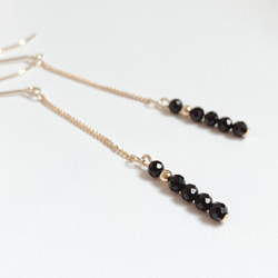 ♢..【14kgf】 AAAブラックスピネルのロングピアス/ 天然石 プチピアス..♢ 2枚目の画像