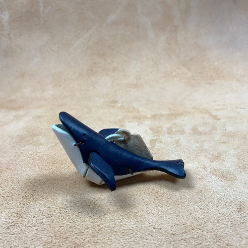 海洋生物-クジラ-本物の植物タンニンなめし革キーホルダー