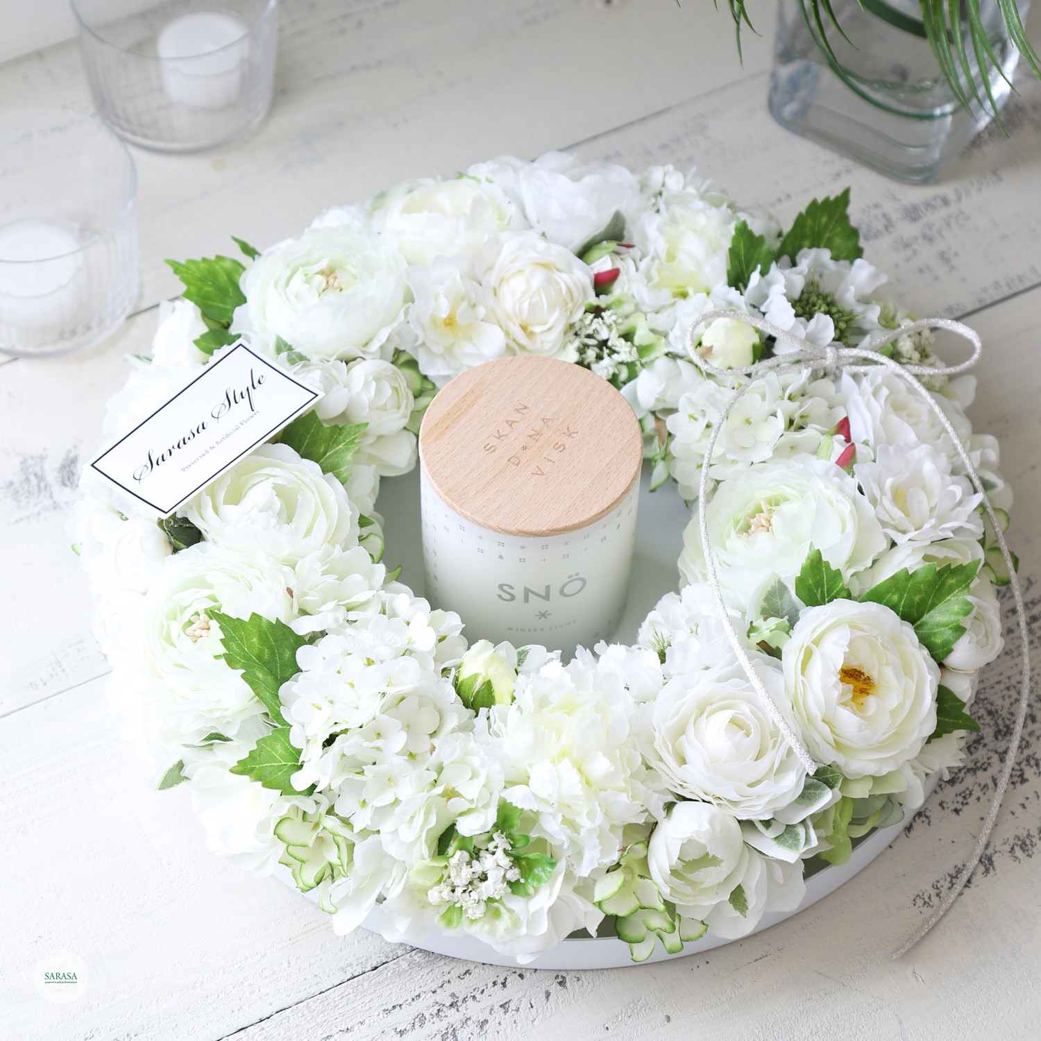 エレガンスホワイトローズのリース（直径約32cm）