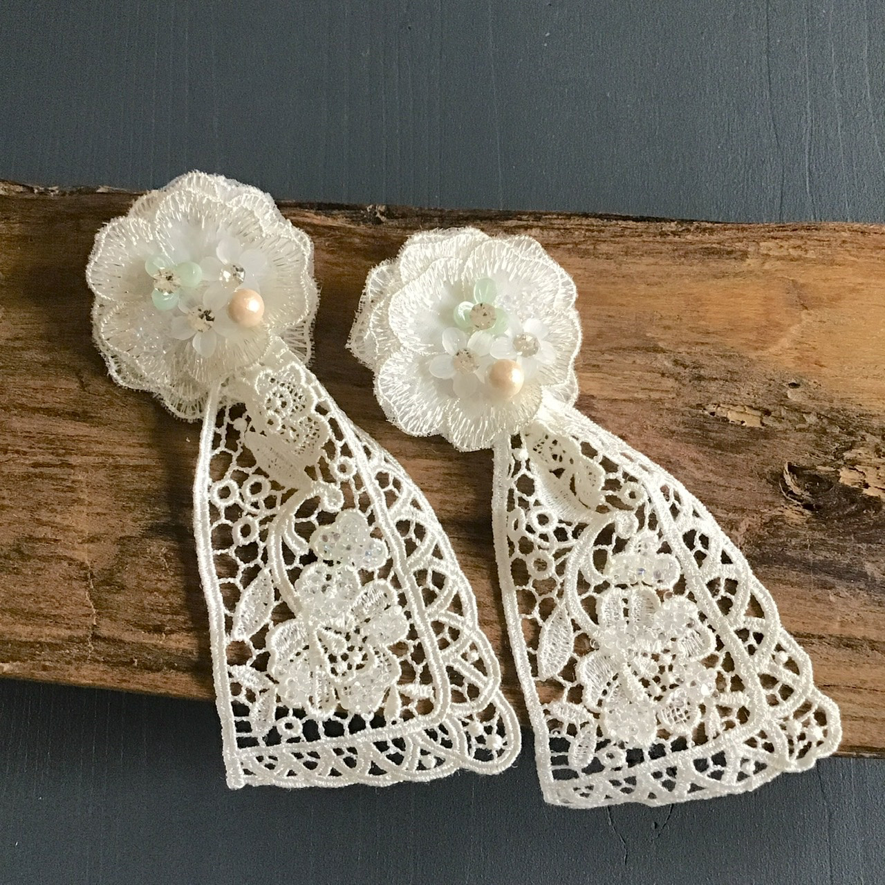 【オーガンジーレースのearring ‪】イヤリング　お花　ウエディング　ブライダル　結婚式438