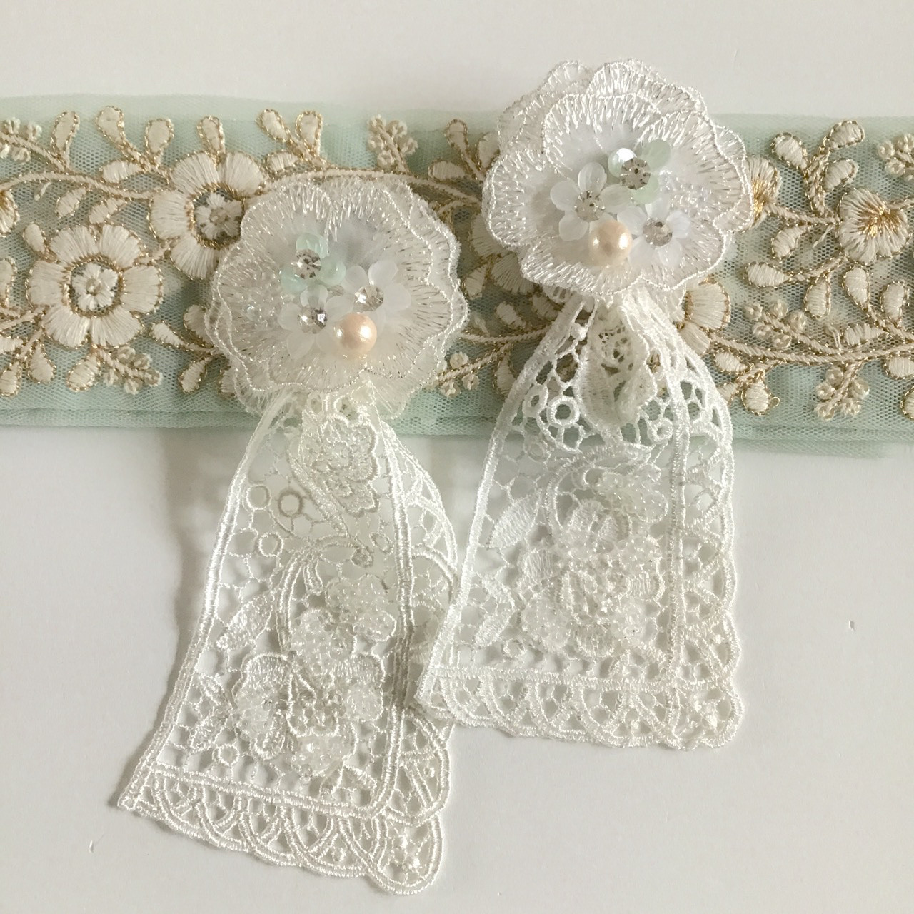 【オーガンジーレースのearring ‪】イヤリング　お花　ウエディング　ブライダル　結婚式438