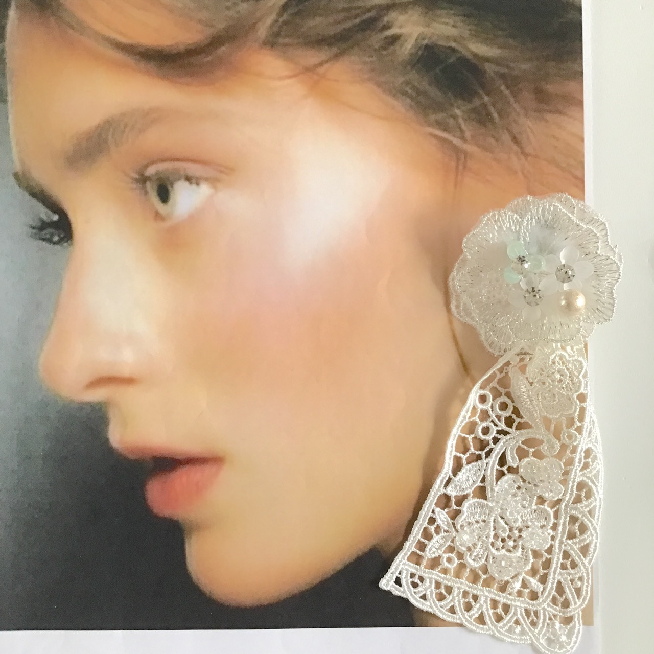 【オーガンジーレースのearring ‪】イヤリング　お花　ウエディング　ブライダル　結婚式438