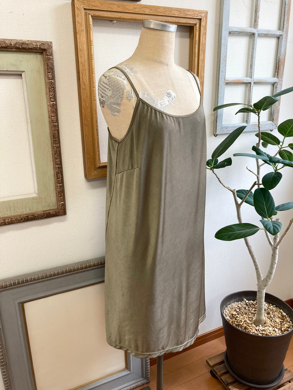 促銷價★最舒服的內衣❤️彈力緞面襯裙連身裙橄欖色（尺寸L） 第6張的照片
