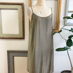 促銷價★最舒服的內衣❤️彈力緞面襯裙連身裙橄欖色（尺寸L） 第5張的照片
