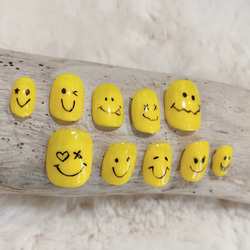 ニコちゃんショートネイルチップ 10種類の表情 つけ爪 短い 小さい 黄色 イエロー にこちゃん 笑顔 ジェル アート 2枚目の画像