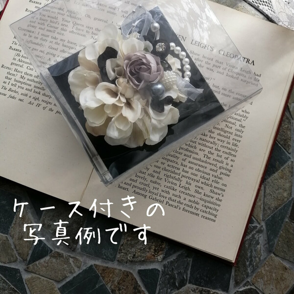 包裹♡奢華胸花，奶油色白玫瑰上配有法式絲帶入學儀式畢業典禮 第8張的照片