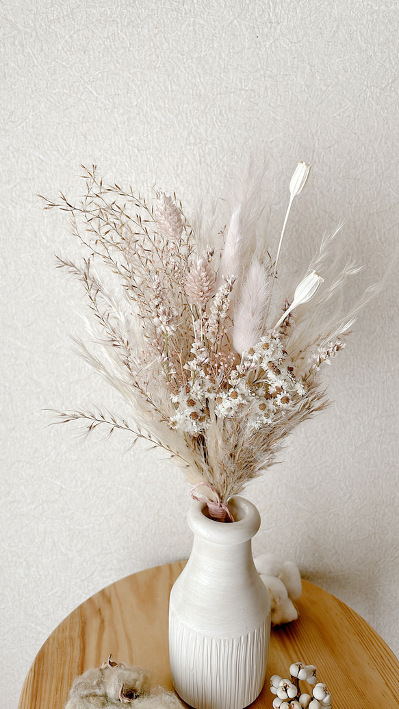 パンパスグラスと小花のミニブーケ　ベージュピンク　スワッグ　ドライフラワー 3枚目の画像