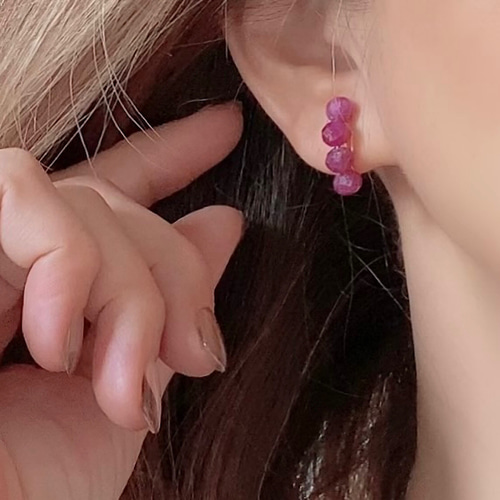 ルビーのスタッドピアス ピアス（スタッド・一粒） Le Lienci(ル