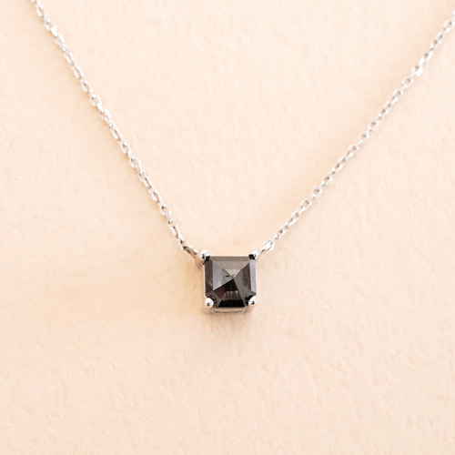 K18WG 無処理天然ブラックダイヤモンド ペンダント ネックレス