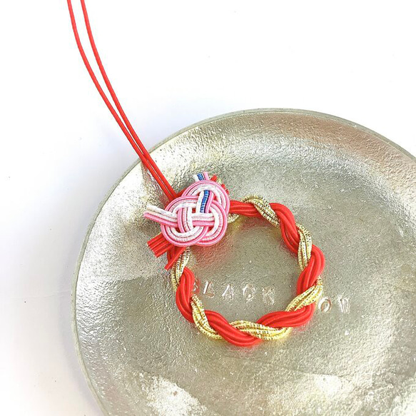 水引製　ミニリース　正月飾り【赤金】　aiboの首輪　ロボホン　ドールハウスに！ 2枚目の画像