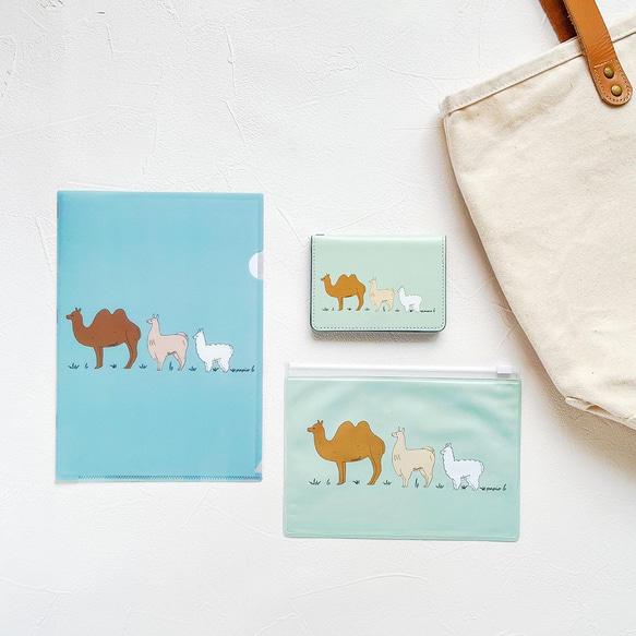 駱駝科朋友 3 件組（通行證袋、乙烯基袋、透明文件夾） 第1張的照片