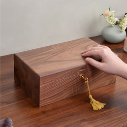 女性のジュエリーボックス　木製のアクセサリーボックス　無垢材　記念日プレゼント 5枚目の画像