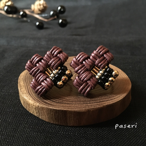 ハンドメイド イヤリング・ブローチBセット テトラポットな耳飾り／大きめ秋冬シック〈イヤリング