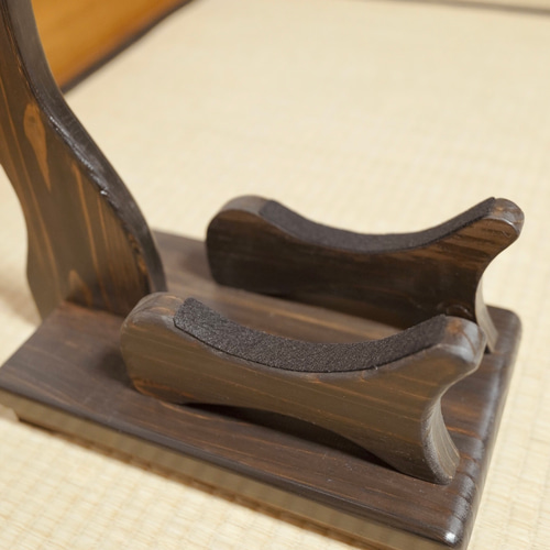 24時間以内に発送】手作り木工 木製三味線スタンド （ダーク