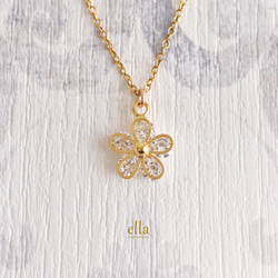 [14kgf] 手描き風フレーム小花のCZダイヤネックレス、14金ゴールドフィルド、ボタニカル、フラワー、ジルコニア 2枚目の画像