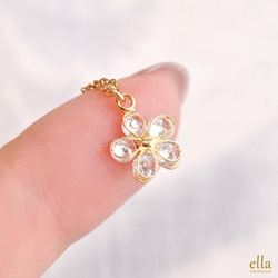 [14kgf] 手描き風フレーム小花のCZダイヤネックレス、14金ゴールドフィルド、ボタニカル、フラワー、ジルコニア 6枚目の画像