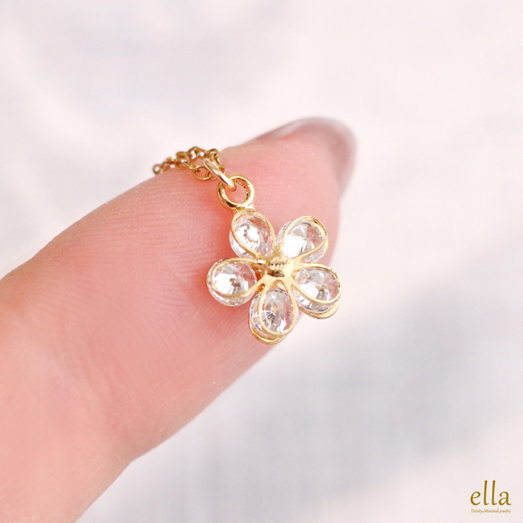 [14kgf] 手描き風フレーム小花のCZダイヤネックレス、14金ゴールドフィルド、ボタニカル、フラワー、ジルコニア 6枚目の画像