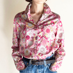 ※受注製作※【フレンチシックな大人のシャツ】リバティ "スモールスザンナ" ピンク　綿100％ 2枚目の画像