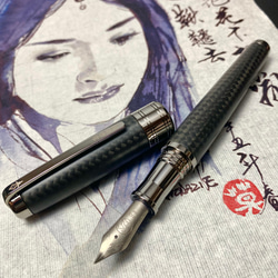 3952老山羊-X800 霧面碳纖維(旋轉式筆蓋) 書法鈦尖鋼筆 第1張的照片