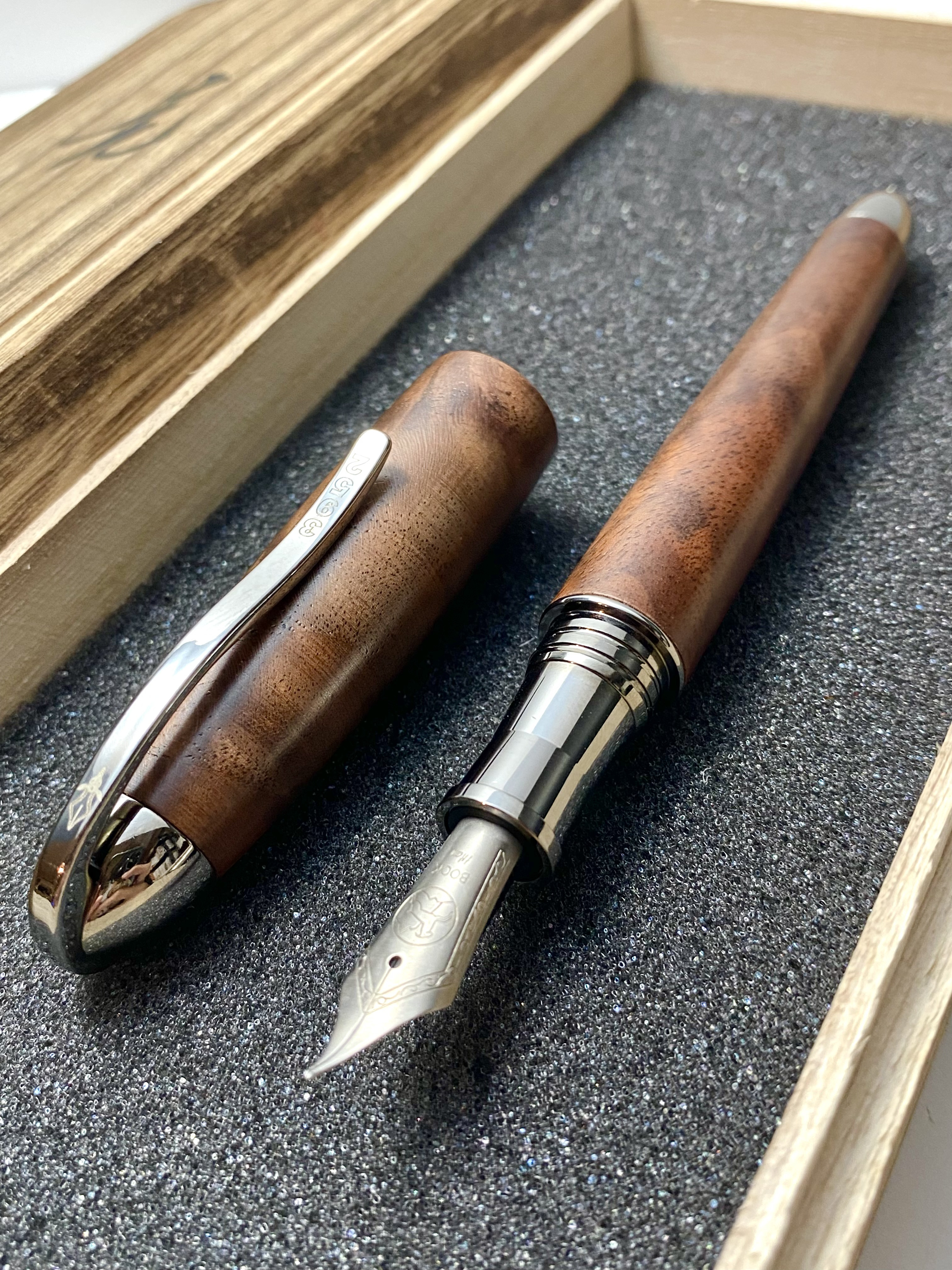 胡涵柔製作 未使用 15湾頭 螺鈿 薔薇 明清老紅木二胡