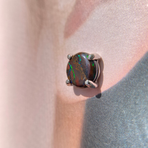 MONAKA jewellery フラットピアス　ボルダーオパール　片耳 天然ボルダーオパール片耳シルバーピアス☆オーストラリア産原石