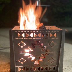 アイアンクラフト 『KM-200』鉄 組み立て式 万能焚き火台 耐熱塗装