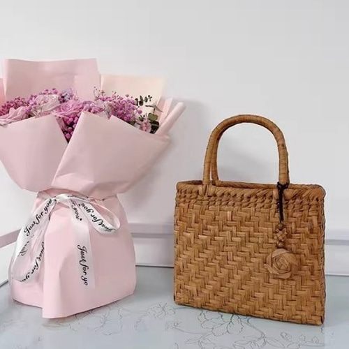 山葡萄バッグ　網代編み　巾着　山葡萄かごバッグ Amazon.co.jp: 山葡萄 蔓 バック かご 籠 巾着 網代編み 着服