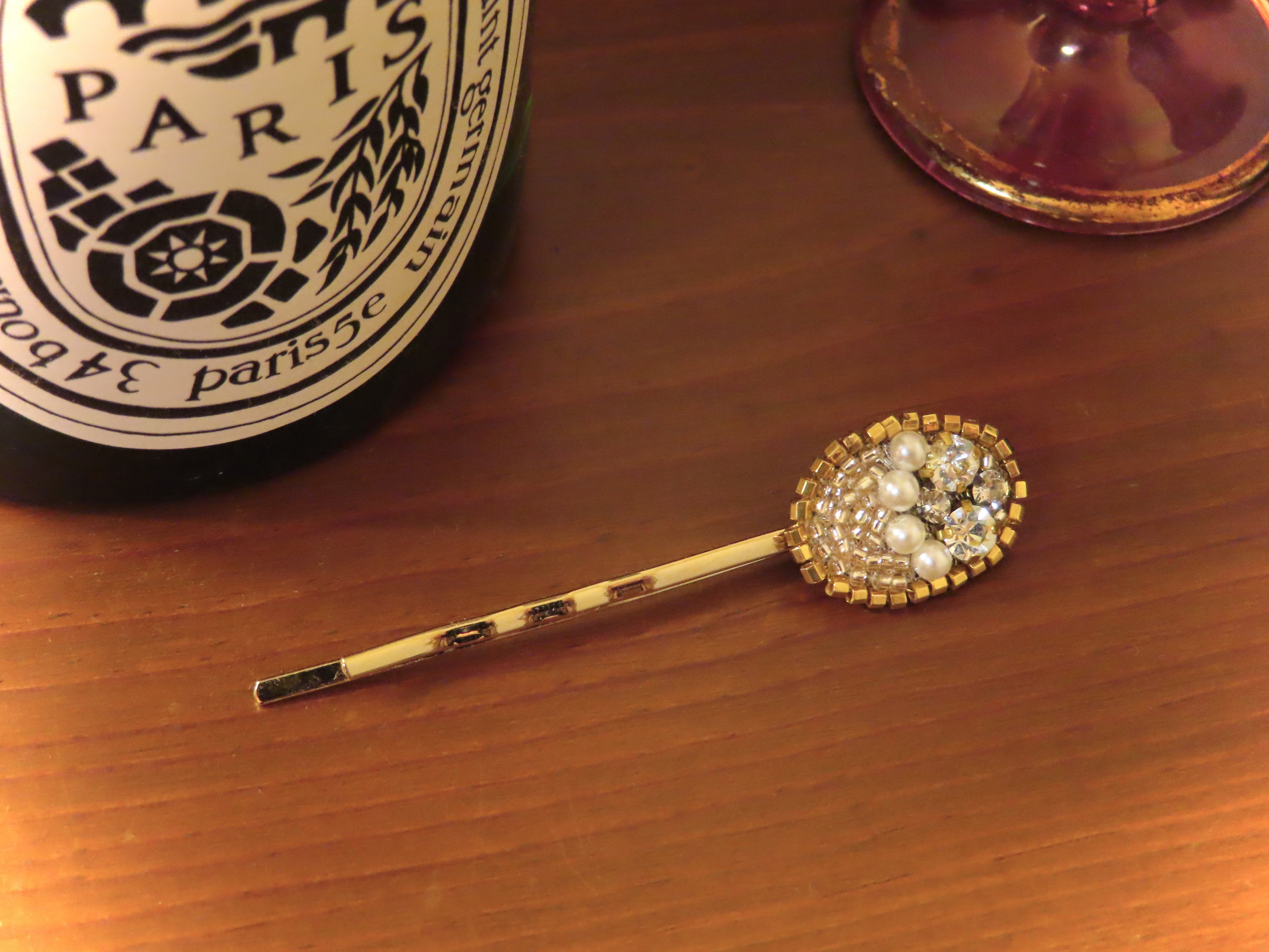 ‘フランス伝統技術’で作られたヘアピン