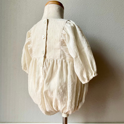 泡泡袖連身衣 / karami 編織泡泡袖連身衣 / 嬰兒禮物 / 照片 / 未漂白和灰白色 第6張的照片
