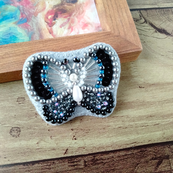 蝶々　ビーズ刺繍ブローチNO.７ 蝶々 ビーズ刺繍ブローチNO.7 アクセサリー