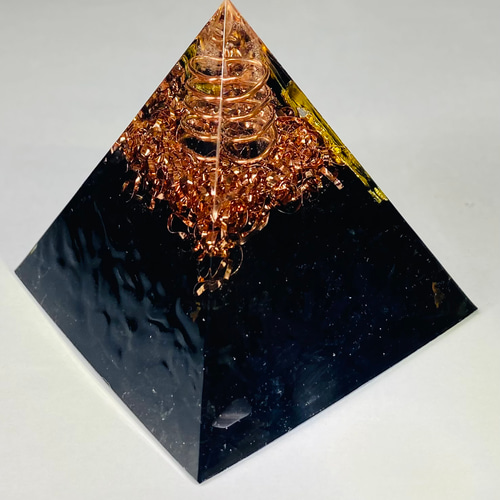 ≪受注制作≫【まよけ・やくよけ・トラブル回避】ドラゴン ピラミッド