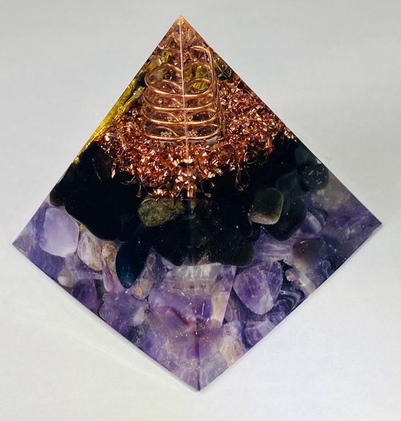 ≪受注制作≫【まよけ・しごとうんUP・きんうんUP】ドラゴン ピラミッド型 オルゴナイト 2枚目の画像