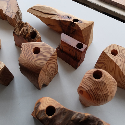 sale】屋久杉の一輪挿し（Q） 一輪挿し・花瓶・花器 PINT 通販