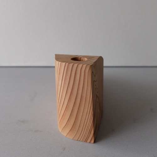 屋久杉　花瓶 Amazon.co.jp: 世界遺産 屋久杉 花瓶 華道 高さ19cm 壺 花器 工芸品