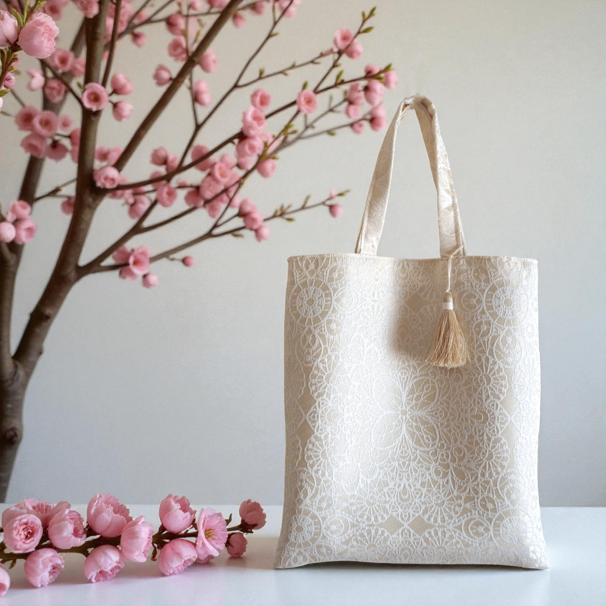 【人気No.1生地・3日以内発送】A4がゆったり入る！フォーマルバッグ-ホワイトの刺繍_オプション有