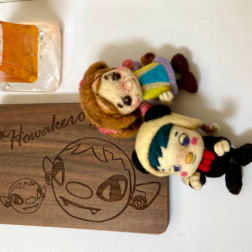 羊毛人形 トイプードルの帽子被った女の子 羊毛フェルト Howakero（ほ