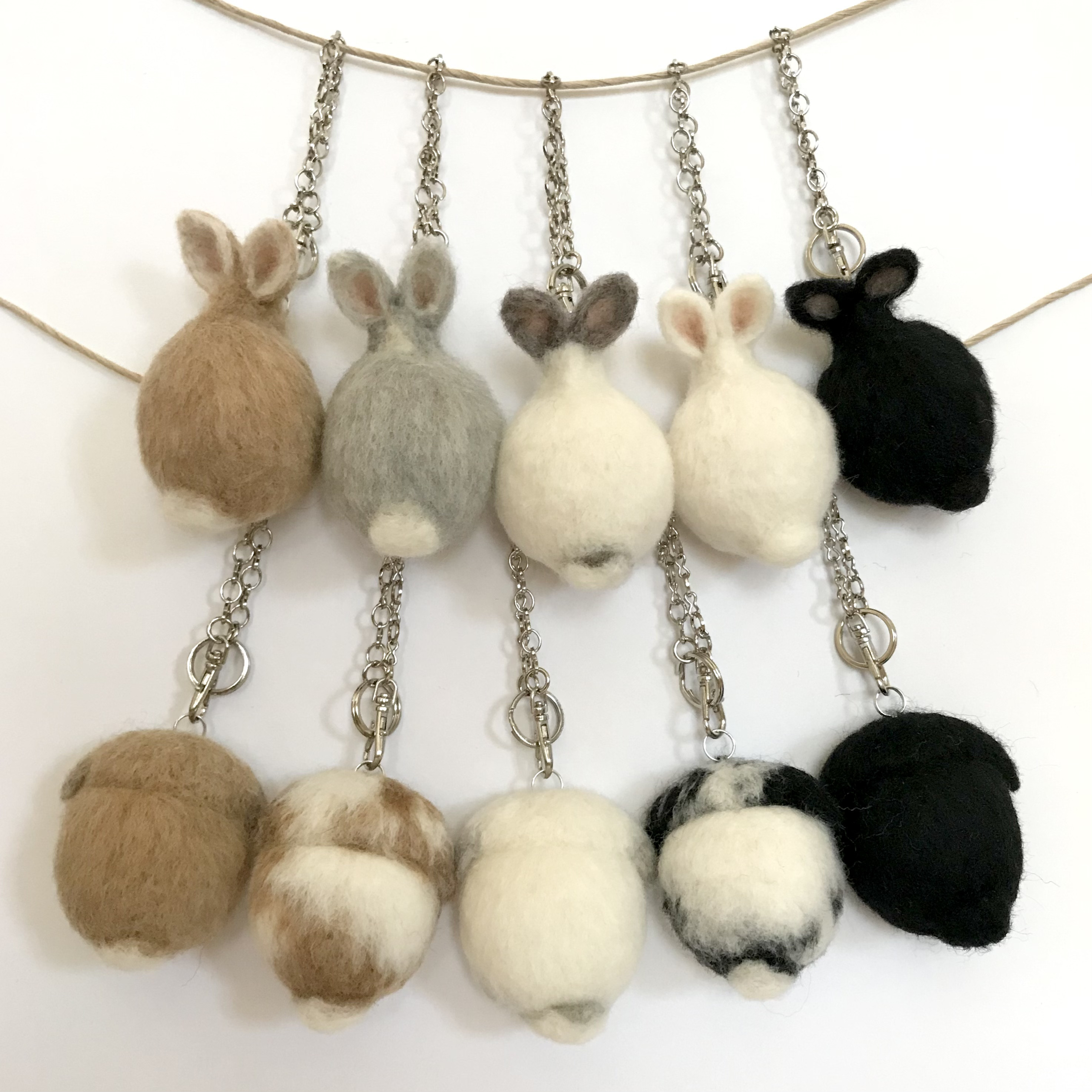 ウサギ型フェルトチャーム　LOEWE