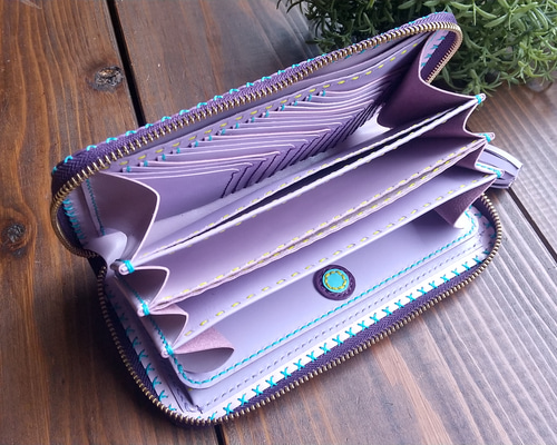 大きな小銭入れの長財布：札入れ2つのタイプ（パープルxラベンダー