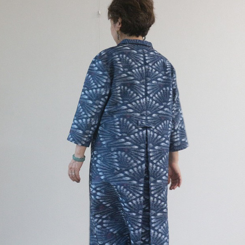 ♪着物リメイク♪ 可憐な花模様の紬　ウエスト切り替　コートワンピース 着物リメイク 抽象花模様紬オープンカラーワンピース ワンピース