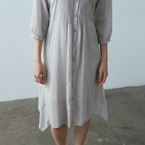 七分袖細褶洋裝 - 杏灰  Pleated 3/4 length sleeve 2 way dress - Gary 第2張的照片