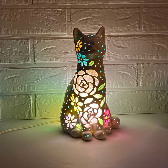 猫型ランプシェード(星空の白猫 花) 4枚目の画像