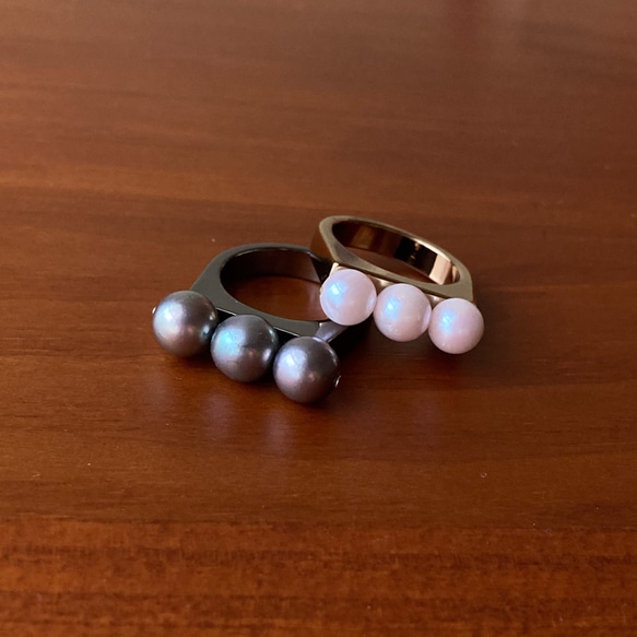 《あこや真珠》 3珠付き シグネットリング パールカラー 白 ごつめの指輪 【送料無料】　　 1枚目の画像